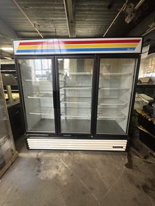 TRUE GDM-72 3 DOOR COMMERCIAL REFRIGERATOR COOLER GLASS DOOR MERCHANDISER USED