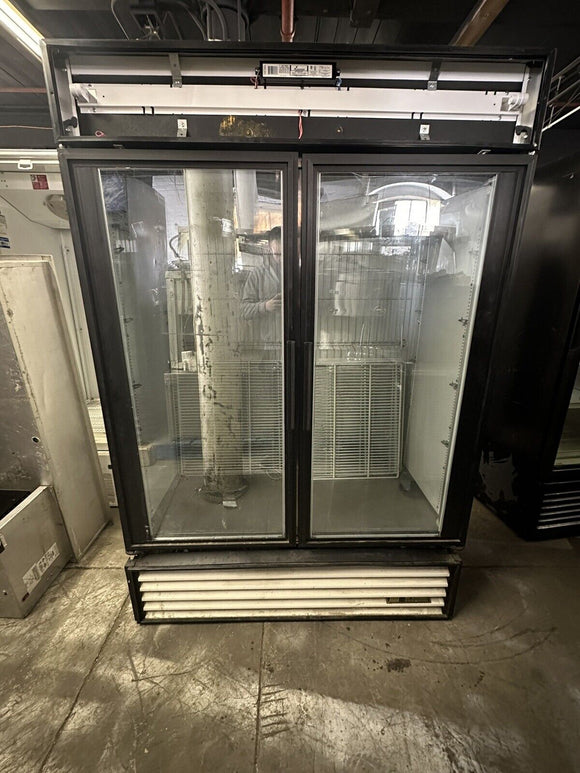 TRUE GDM49F USED 2 DOOR GLASS FREEZER MERCHANDISER