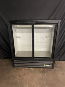 TRUE GDM-41SL-54 USED 2 GLASS SLIDING DOOR REFRIGERATOR COOLER MERCHANDISER