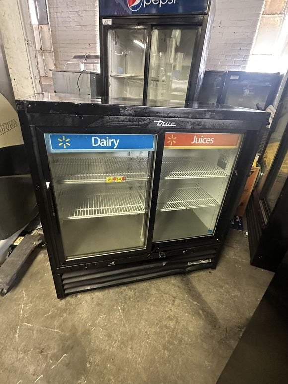 TRUE GDM-41SL-48-HC-LD 2 DOOR SLIDING GLASS REFRIGERATOR USED MERCHANDISER